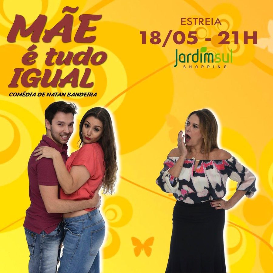 Cartaz de Mãe é Tudo Igual: um casal abraçado e uma mãe espantada sobre fundo amarelo